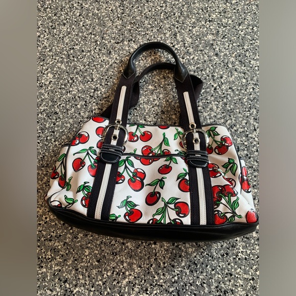 Isabella Fiore Handbags - EUC Isabelle Fiore Checkered Cherry Leather Shoulder Bag